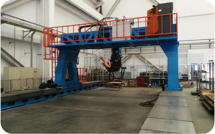 裝甲車側(cè)甲板機(jī)器人焊接系統(tǒng)